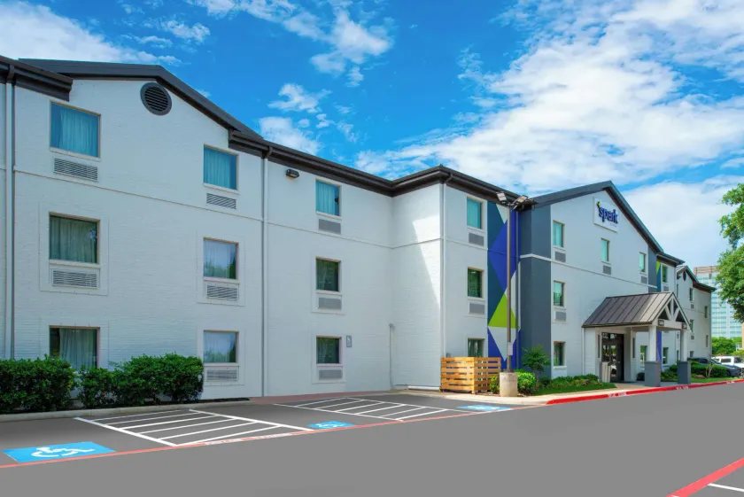 Spark by Hilton Dallas Medical District Love Field - Image 1