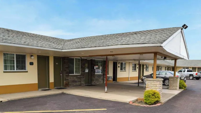 Relax Inn Bloomsburg - Image 1