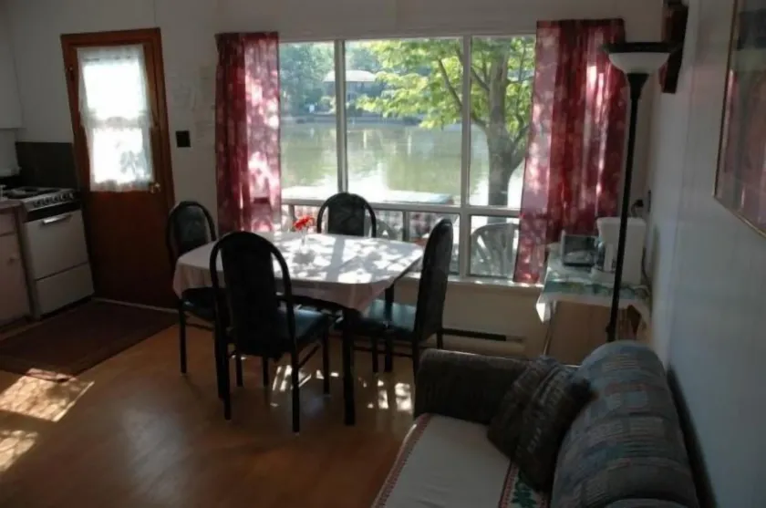 Oak Haven Cottages - Image 1