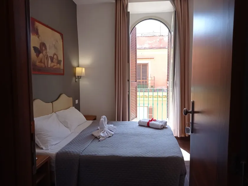 Romalive Hotel - Image 1