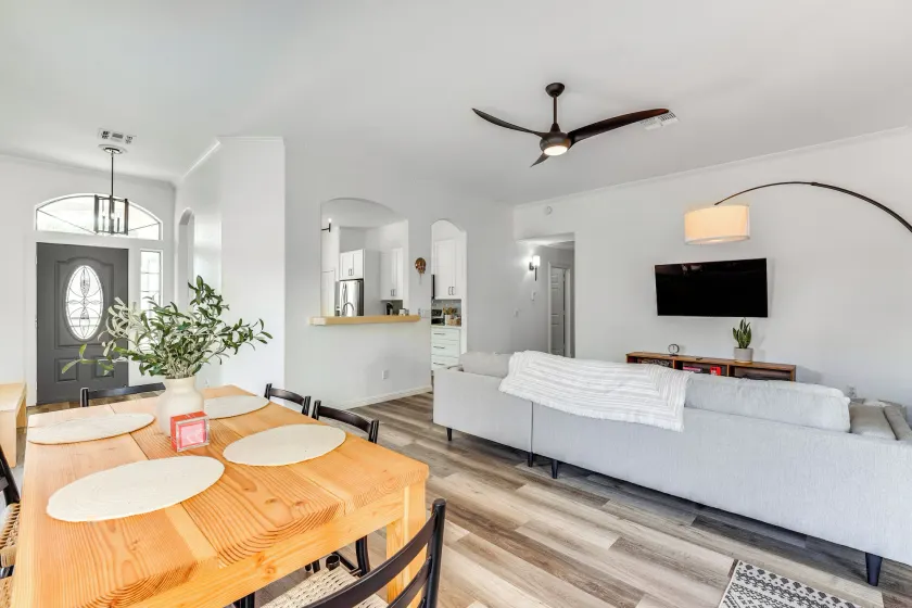 Heated Pool, Furnished Patio! Gilbert Getaway - Image 1
