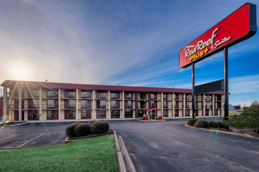 Red Roof Inn PLUS+ Huntsville – Madison - Image 1
