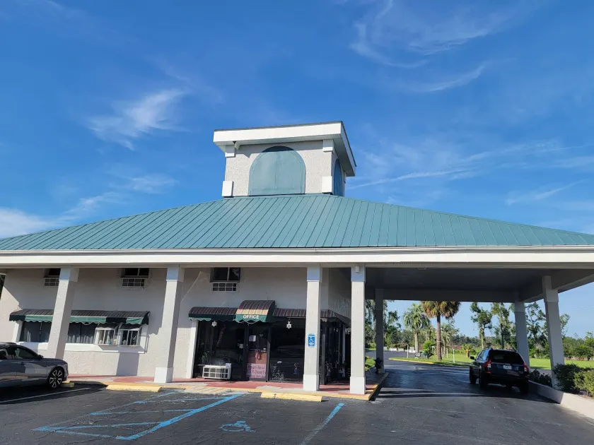 Quality Inn Perry - Image 1