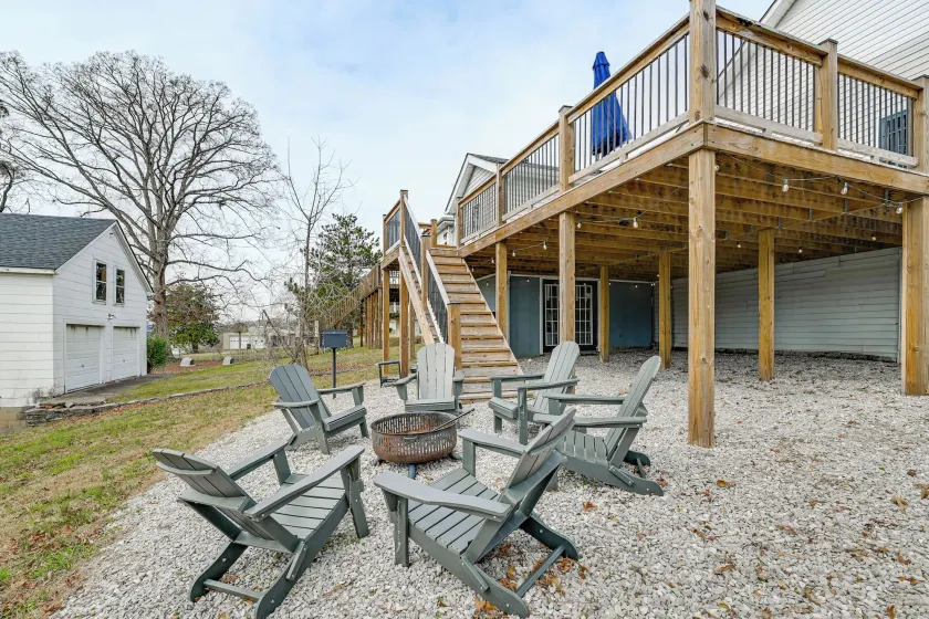 Lake Days & Fireside Nights! Updated Burnside Home - Image 1