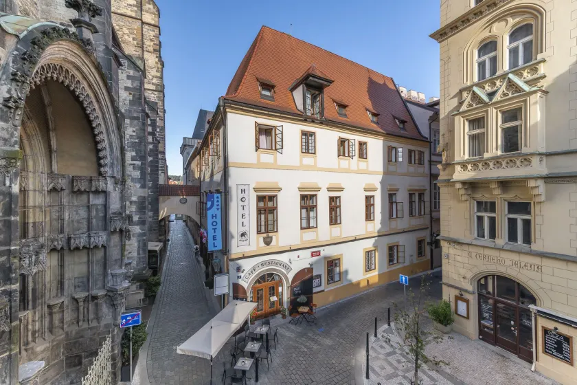 Hotel Cerny Slon - Image 1