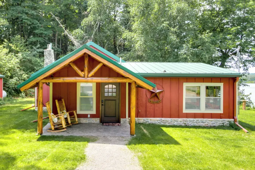 Leech Lake South Shore - Private, Sleeps 8 Adults - Image 1