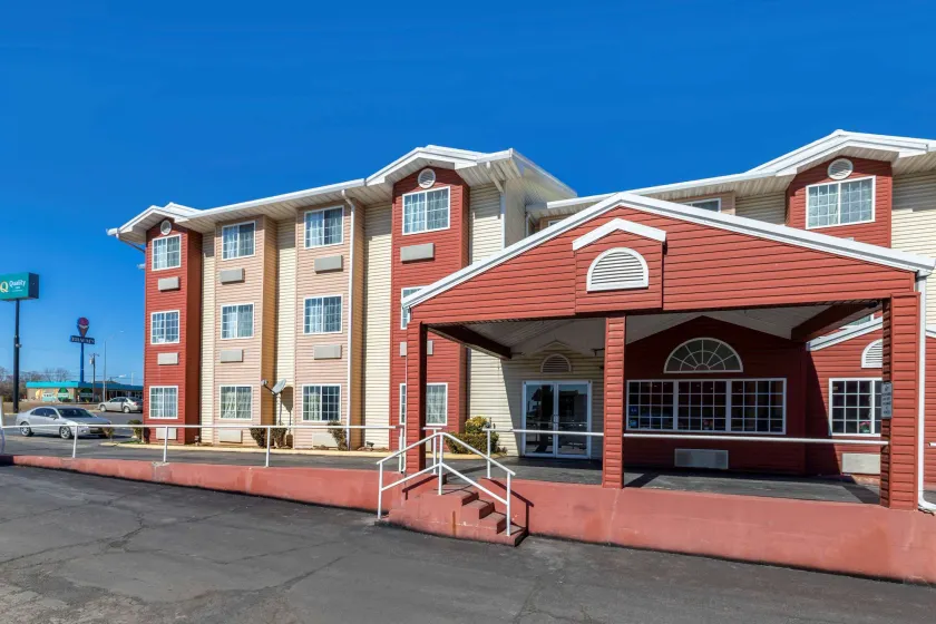 Quality Inn Sallisaw - Image 1