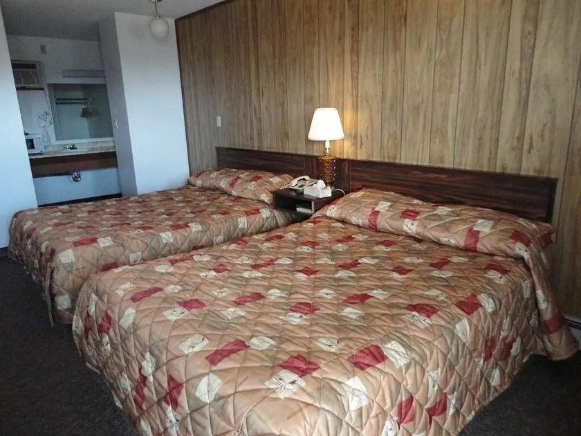 Elk Point Motel & RV Park - Image 1