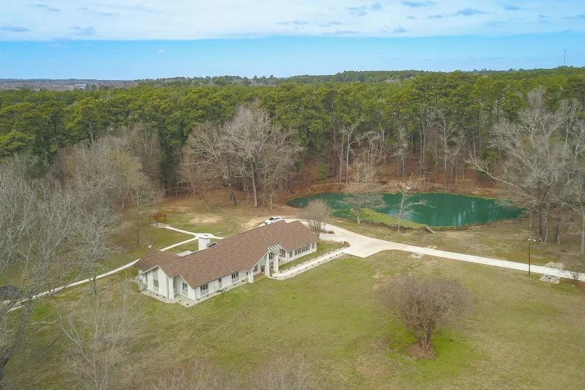 Peaceful Longview Home w/ Pond, 6 Mi to Downtown! - Innvendig