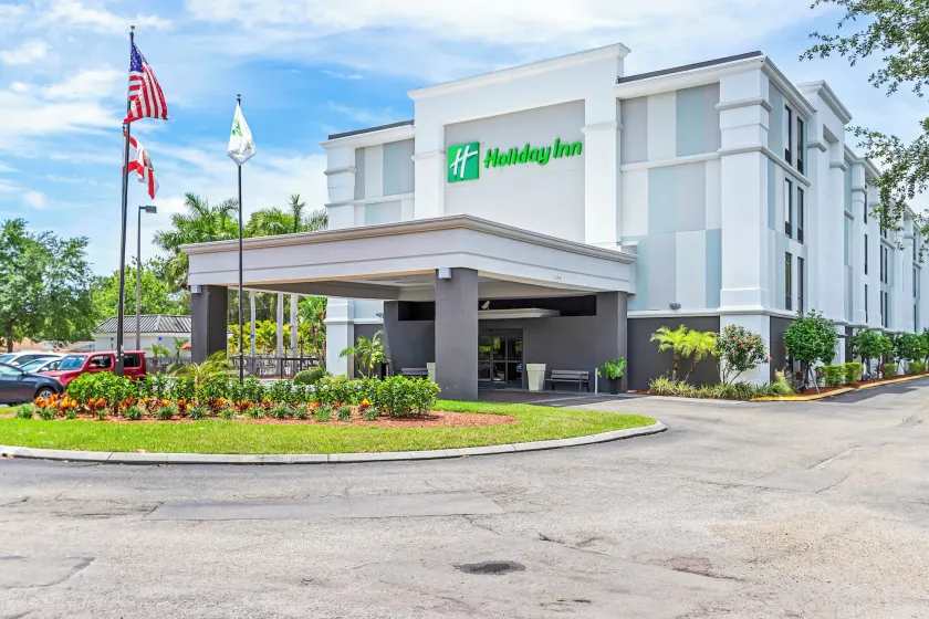 Holiday Inn - St. Petersburg West by IHG - Image 1