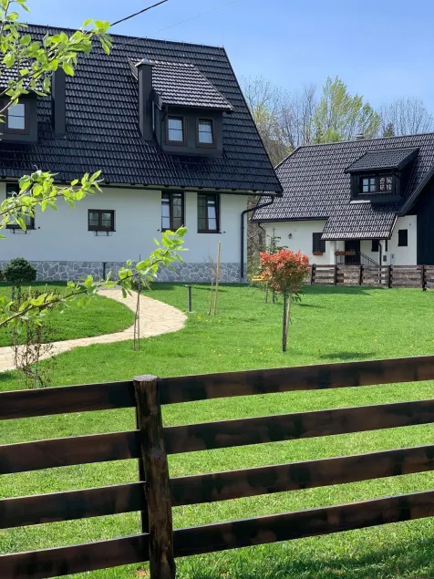 Plitvice Falls Cottage - Luxury rooms & Dinner - Image 1