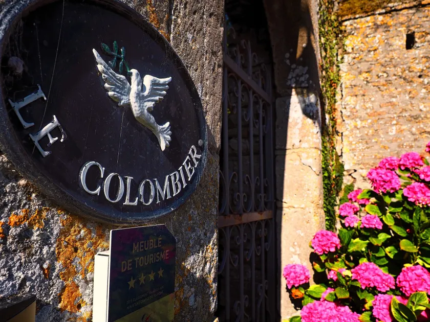 Chateau Le Colombier - Image 1