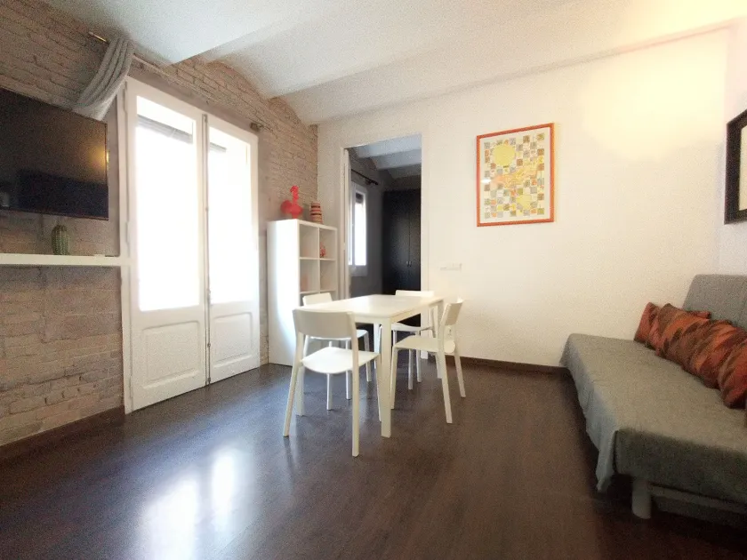 Barceloneta Apartment With Balcony - Image 1