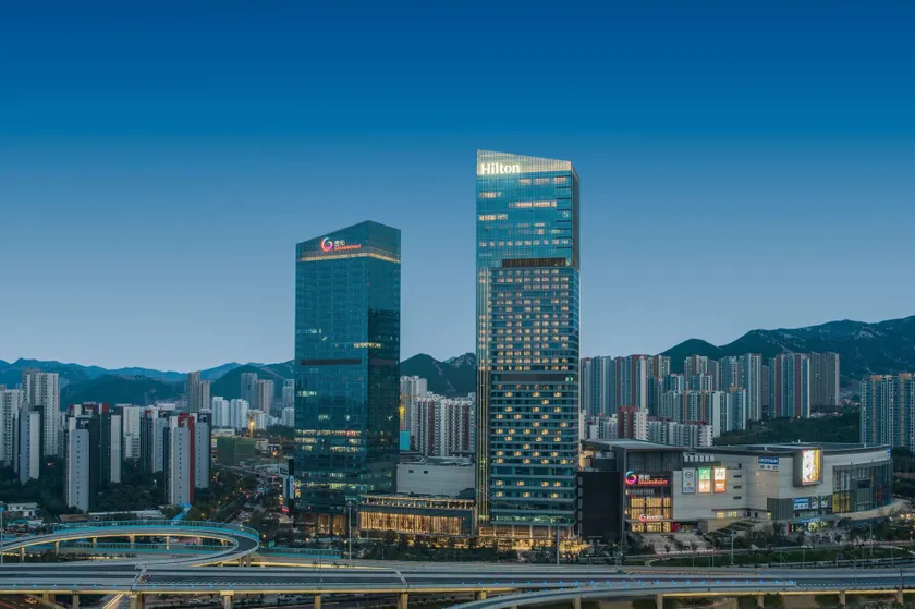 Hilton Jinan South Hotel & Residences - Image 1