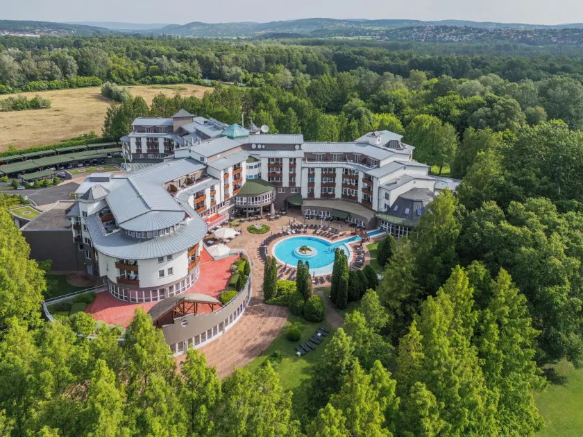 Lotus Therme Hotel & Spa - Image 1