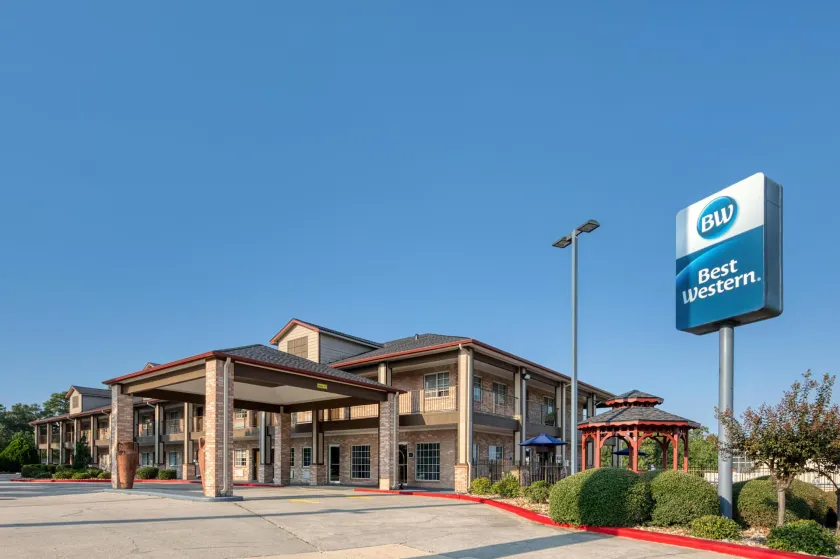 Best Western Lake Conroe Inn - Image 1