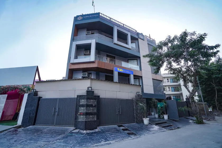 Treebo Noida Business Suites - Image 1