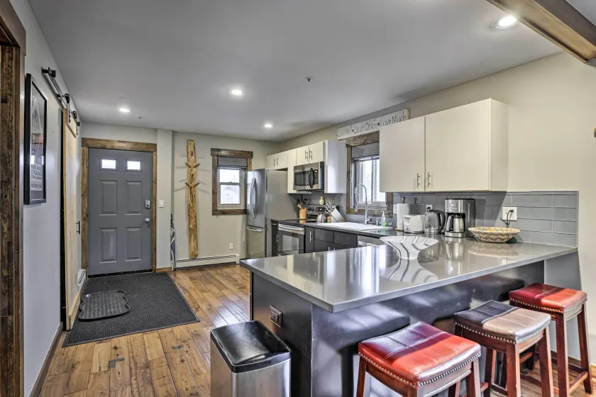 Main Street Frisco Condo w/ Private Patio! - Intérieur