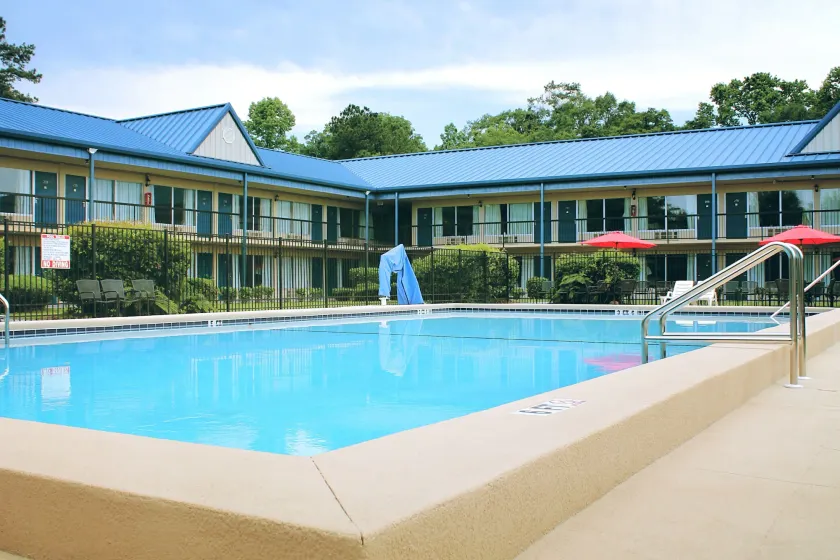 Residence Hub Inn and Suites - Image 1