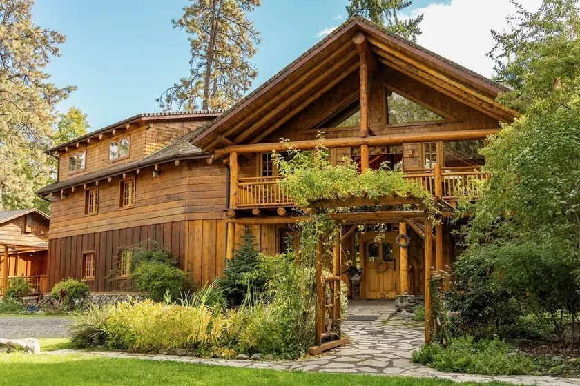 The Lindsay Lodge - Image 1