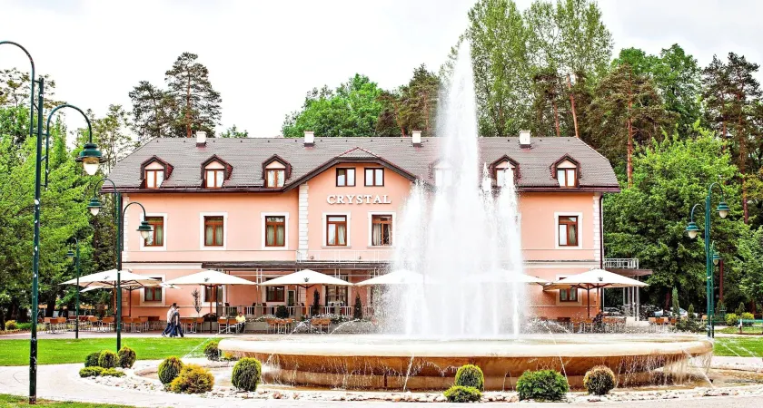 Hotel Crystal - Image 1