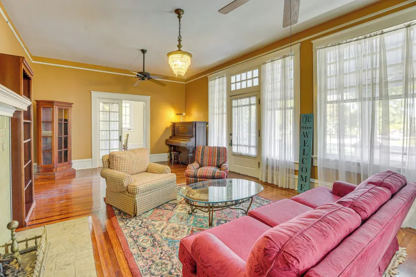 1 Mi to Dtwn Meridian: Historic Home w/ Porch! - Image 1