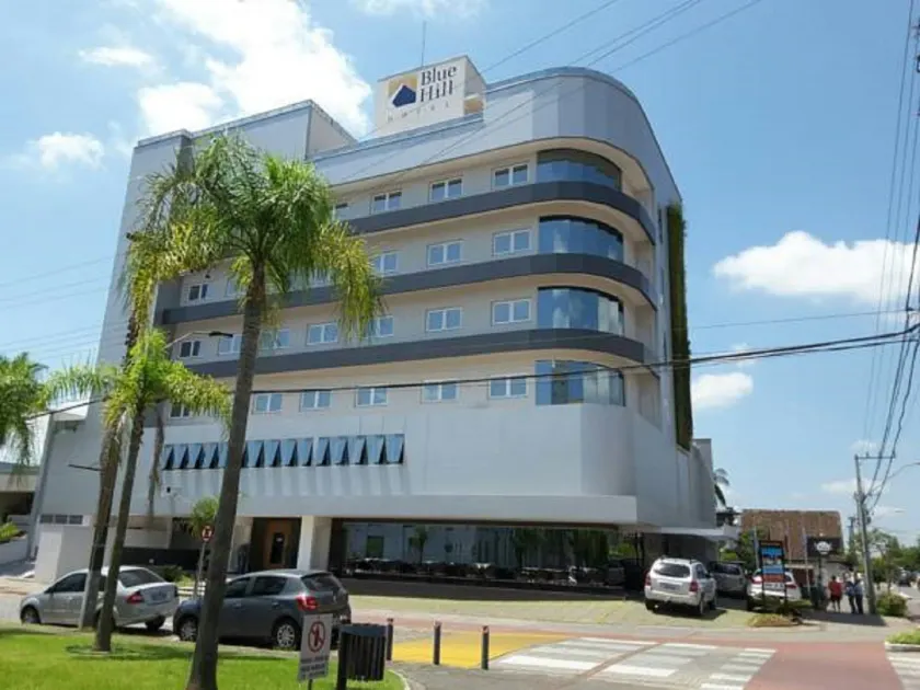 Blue Hill Hotel - Image 1