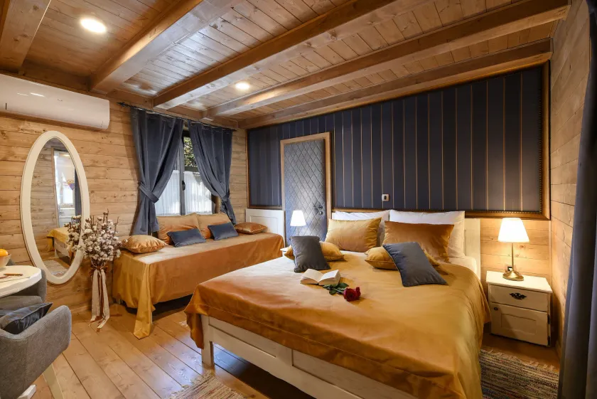 Lakeside Hotel Plitvice - Image 1