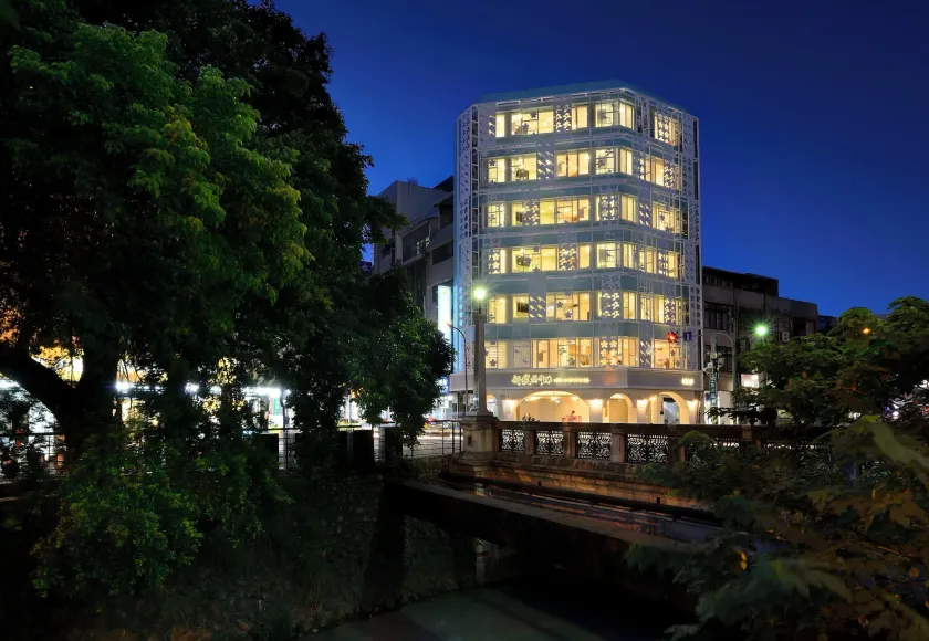Shin Sei Bashi Hotel - Image 1