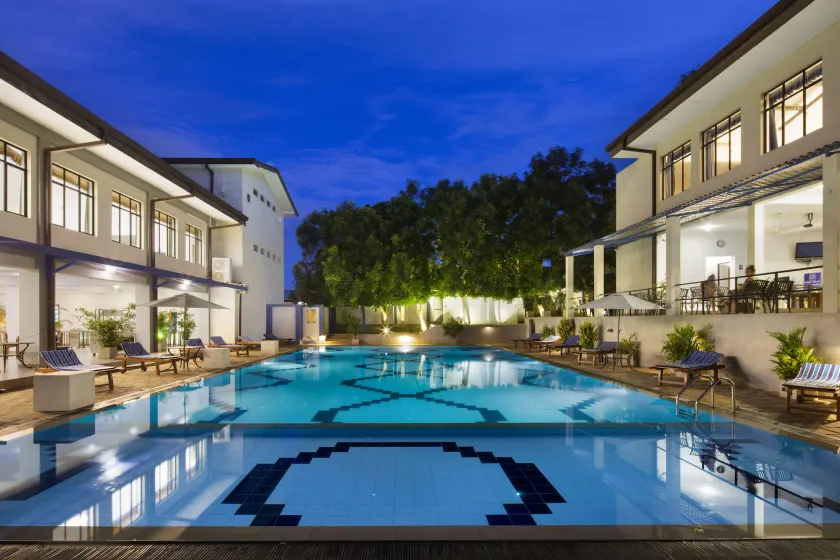 The Blue Wave Hotel - Image 1
