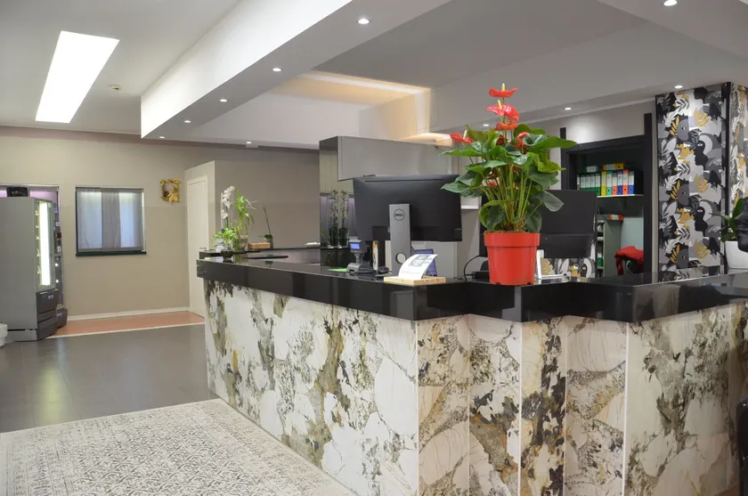 Green Hotel - Image 1