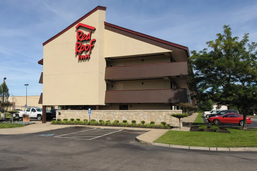 Red Roof Inn Akron - Image 1