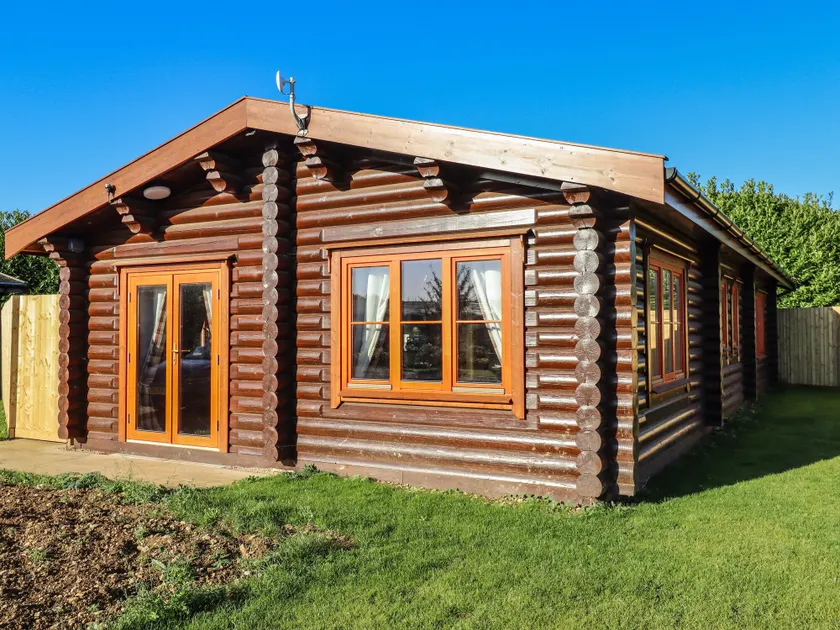 Elm Lodge - Image 1
