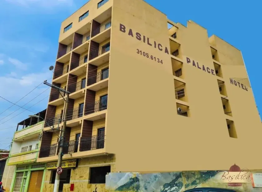 Basilica Palace Hotel - Image 1