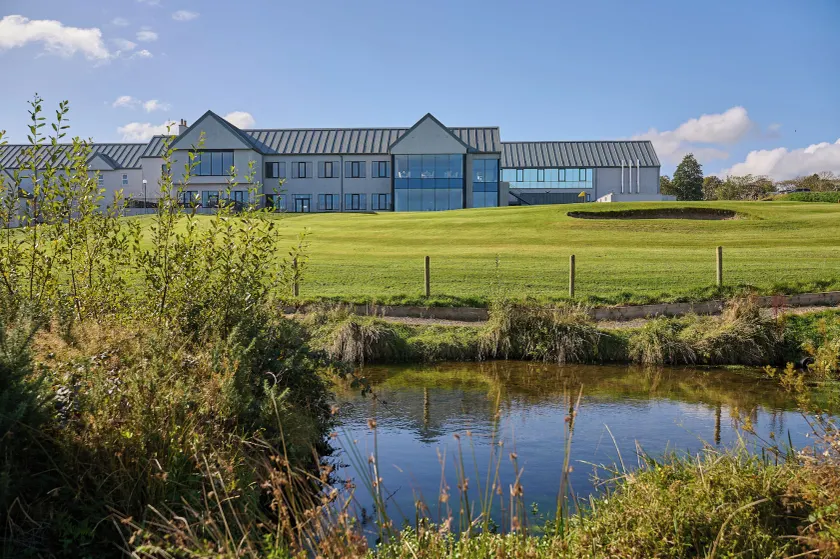 Comis Hotel & Golf Resort - Image 1