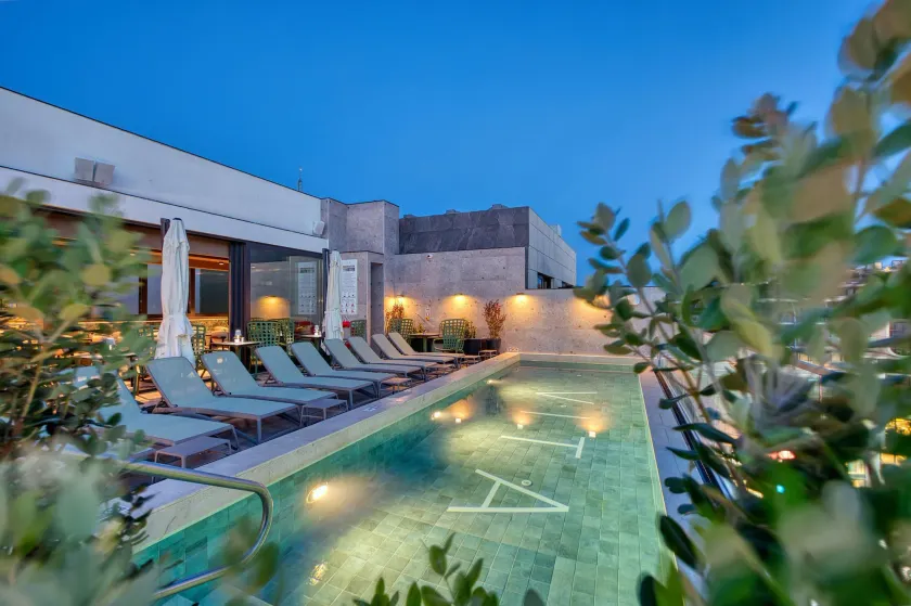 VITA Hotel & Rooftop - Image 1
