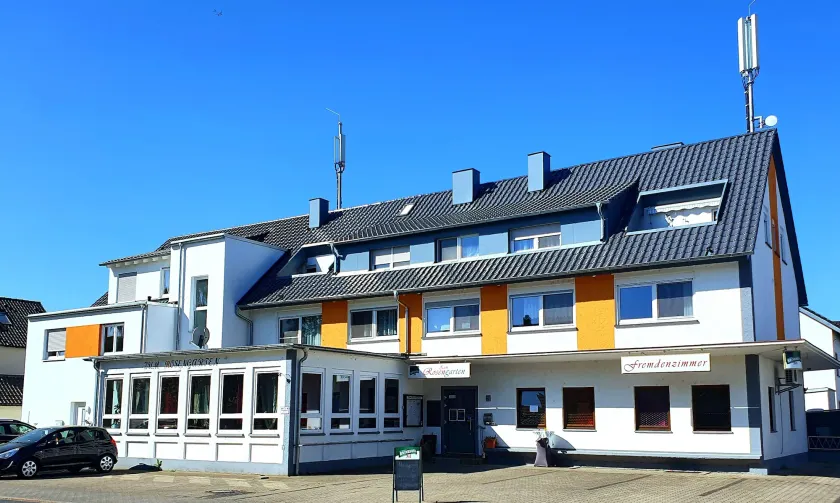 Hotel zum Rosengarten - Image 1