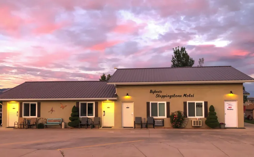 Bybee's Steppingstone Motel - Image 1