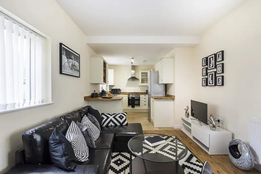 Orchid House Serviced Apartment - Image 1