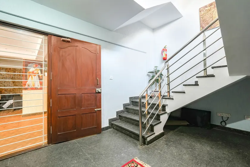 Windfall Service Apartment - Lobby