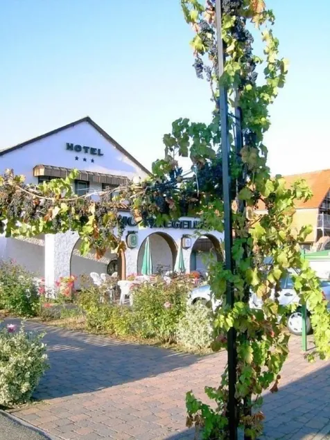 Gutshof Ziegelhütte - Image 1