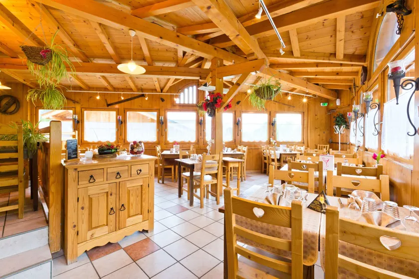 Hôtel Restaurant La Boule de Neige - Image 1