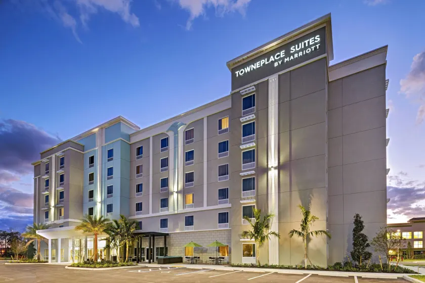 TownePlace Suites by Marriott Naples - Image 1