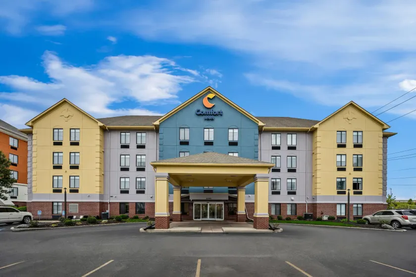 Comfort Inn Indianapolis East - Image 1