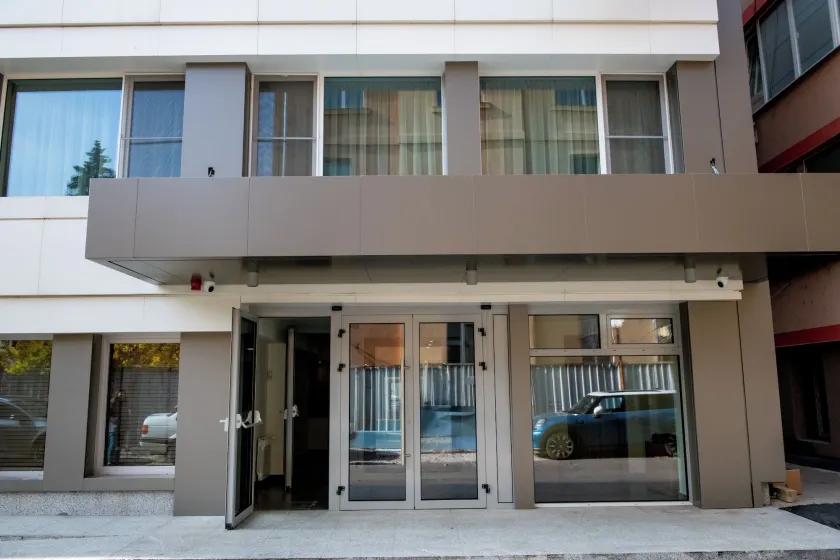 BG Hotel - Image 1