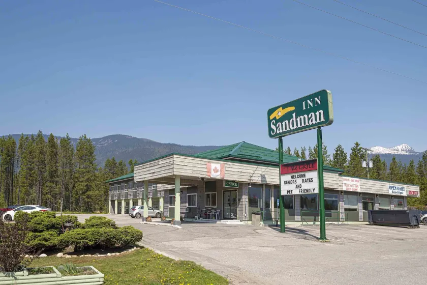 Sandman Inn Blue River - Image 1