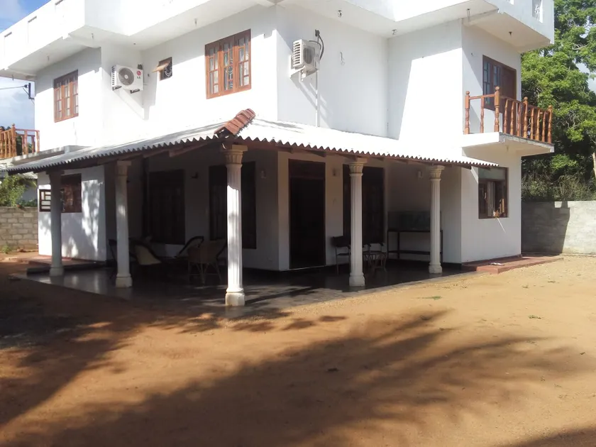 Hotel  Whitehouse - Image 1