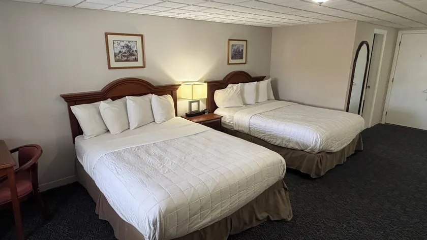 Coachman Inn - Image 1