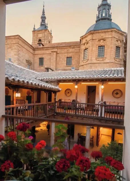 Casón del Conde - Image 1