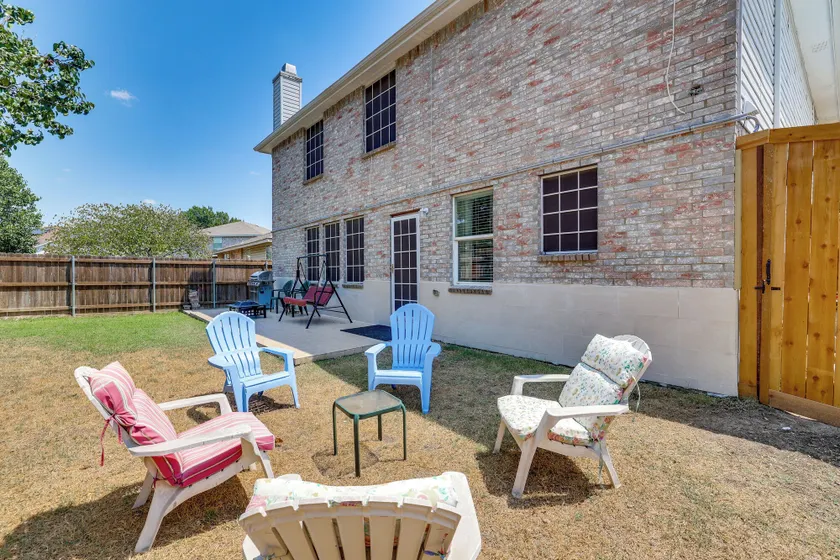 9BR Group Getaway Outside Fort Worth - Image 1